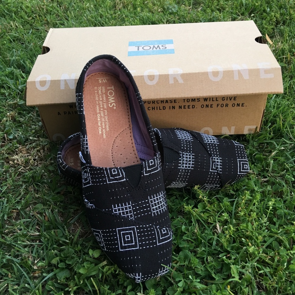 Toms - Picture 6 of 6